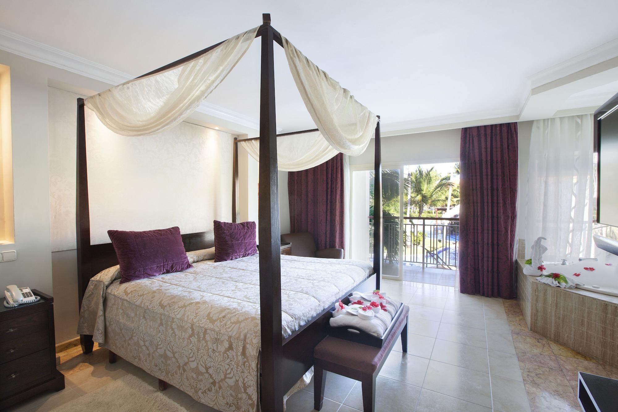 Majestic Elegance Punta Cana (Adults Only) Εξωτερικό φωτογραφία A bedroom at the hotel