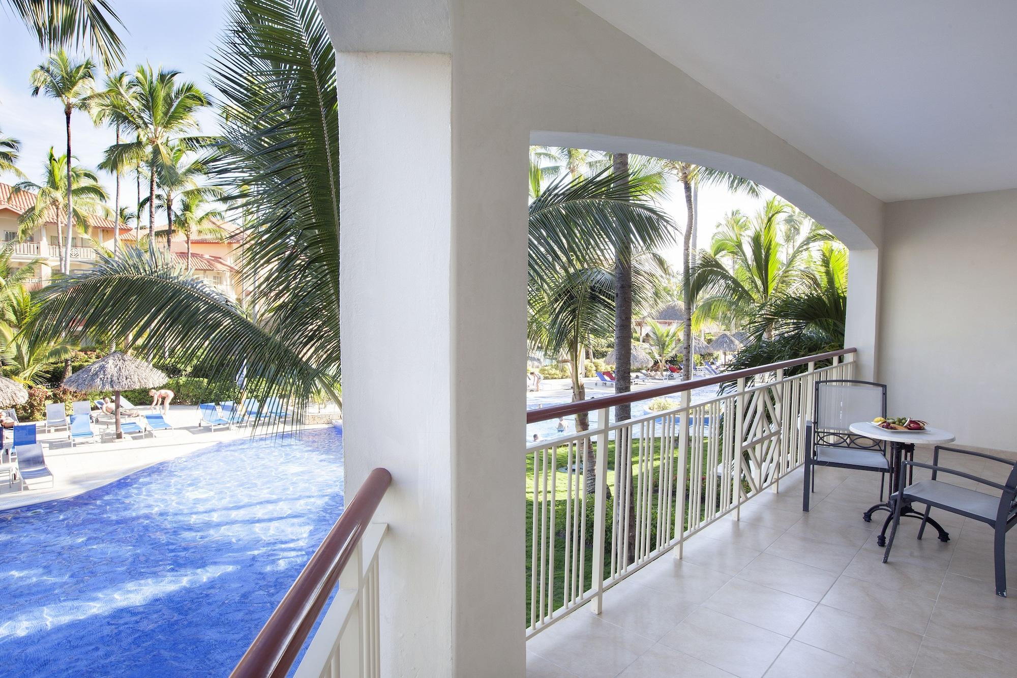 Majestic Elegance Punta Cana (Adults Only) Εξωτερικό φωτογραφία Balcony of a swim-up room