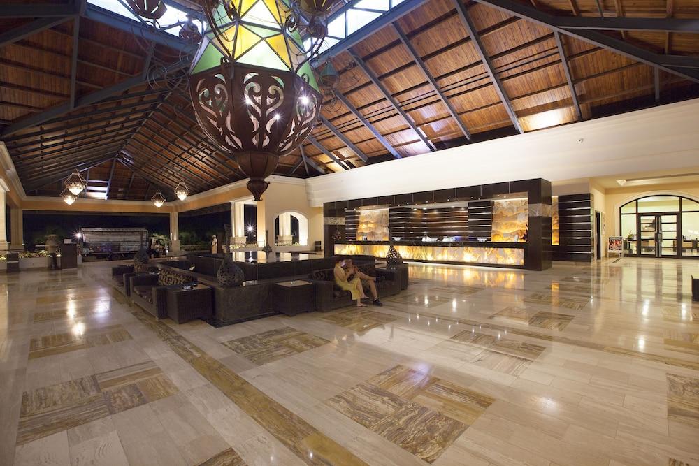 Majestic Elegance Punta Cana (Adults Only) Εξωτερικό φωτογραφία Lobby