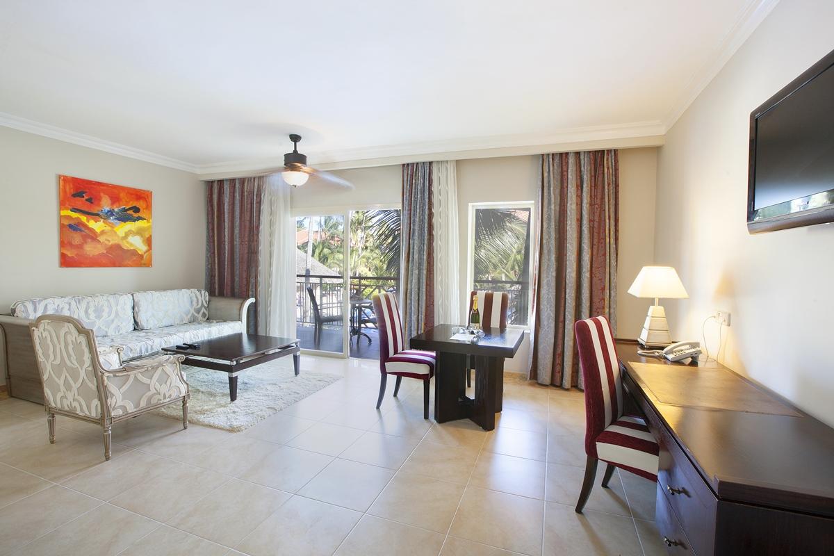 Majestic Elegance Punta Cana (Adults Only) Εξωτερικό φωτογραφία A living room in a hotel