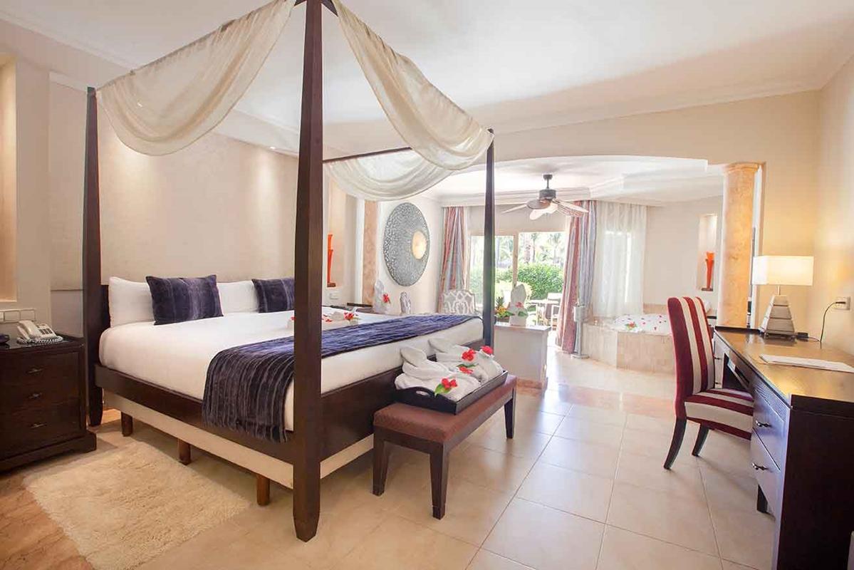 Majestic Elegance Punta Cana (Adults Only) Εξωτερικό φωτογραφία Junior Suite